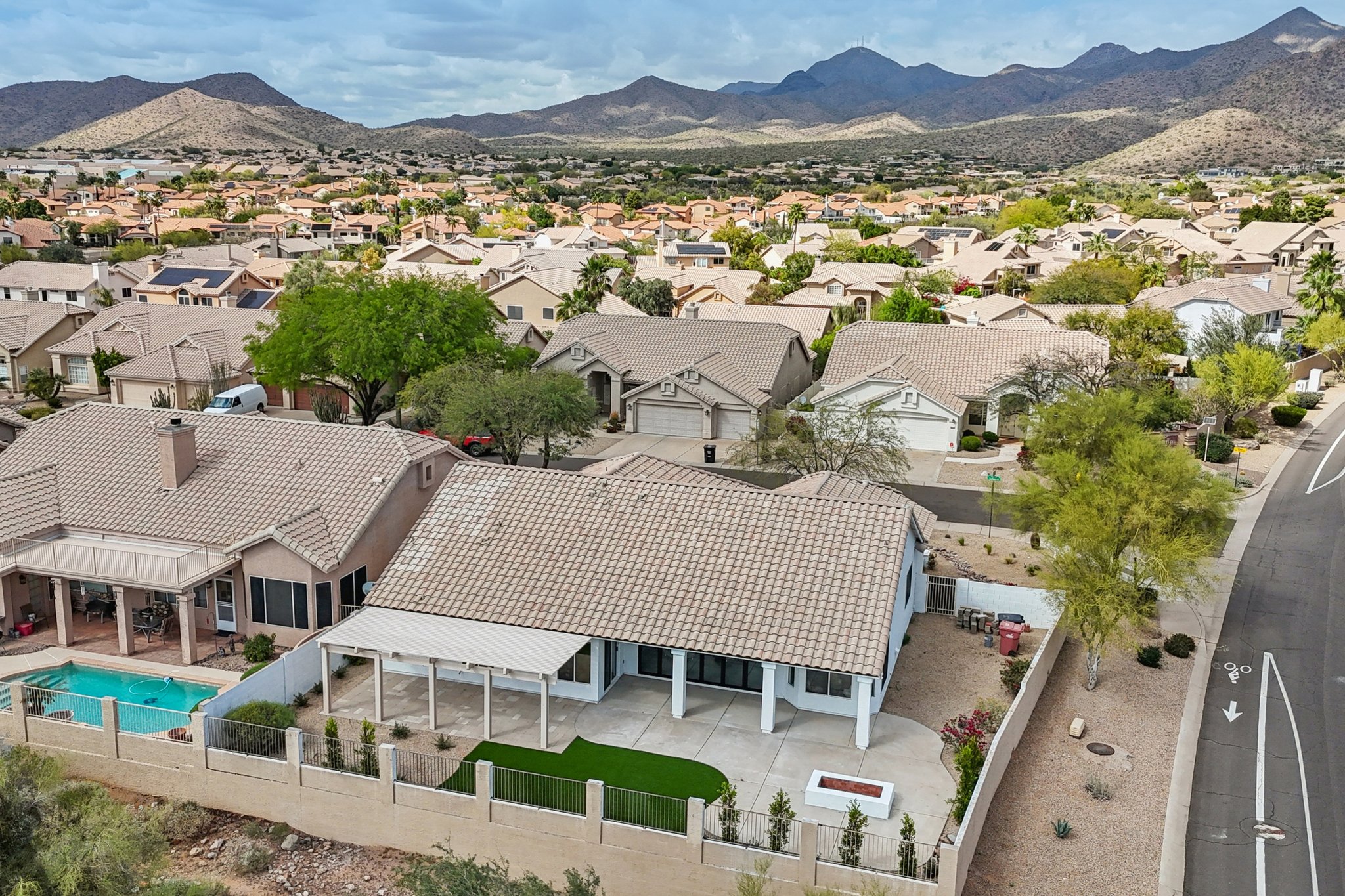 E Sahuaro Dr-S1103-066.jpg