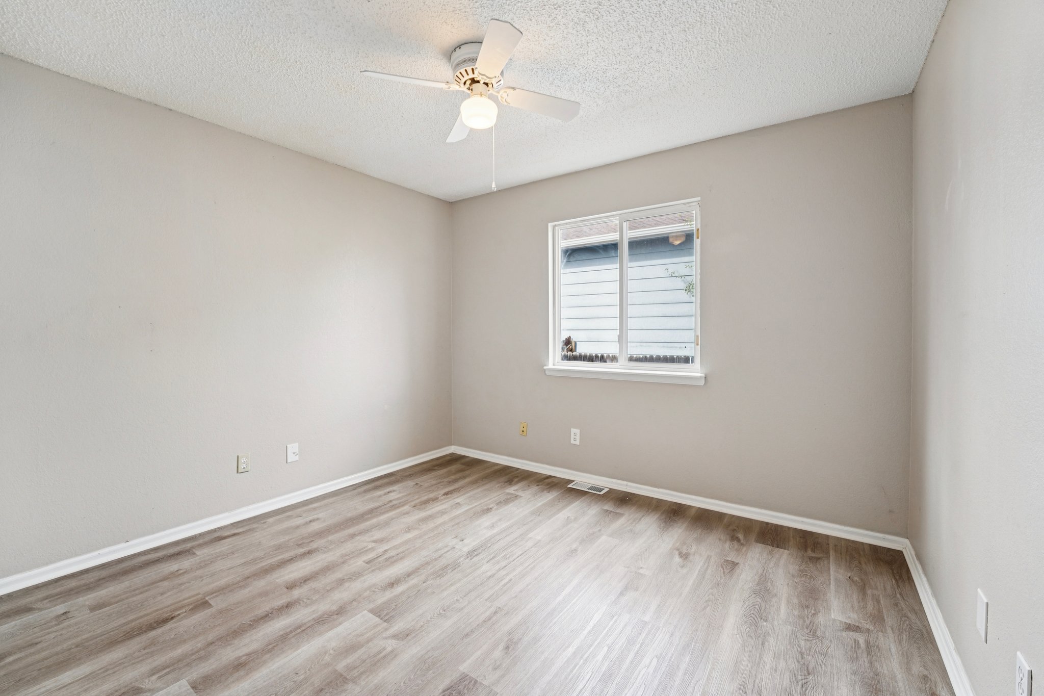 Grove Way-S0104-016.jpg