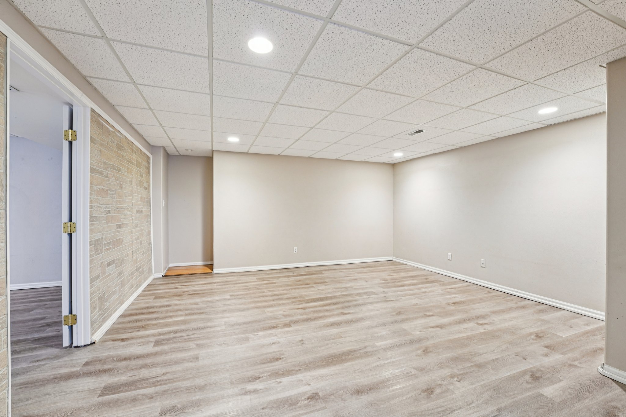 Grove Way-S0104-024.jpg