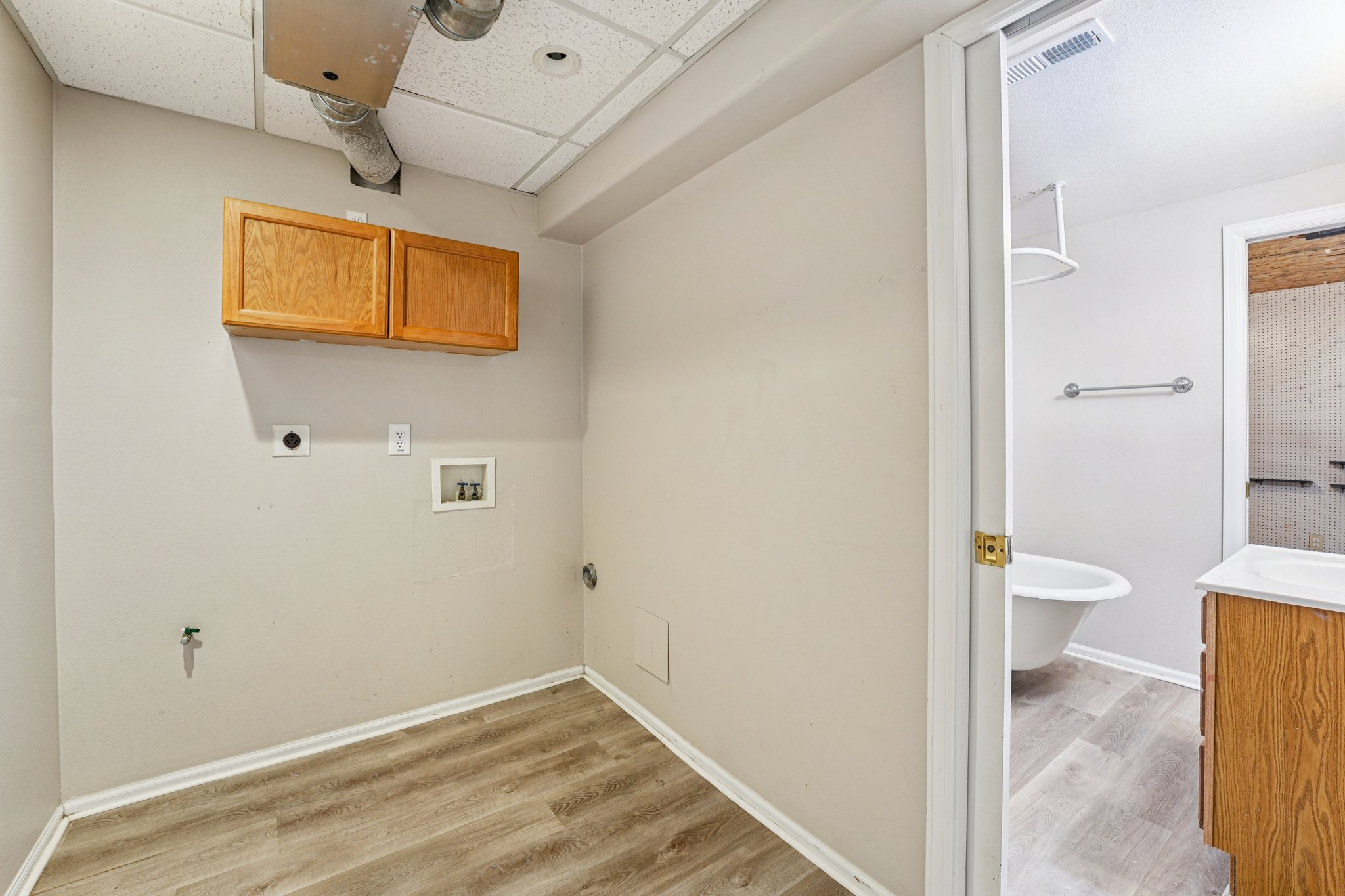 Grove Way-S0104-030.jpg