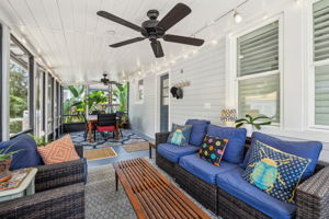 Screened-in Porch
