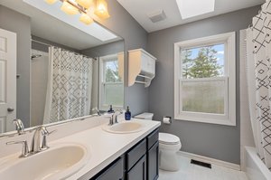 1298 Cobblers Crossing, Elgin, IL 60120, USA Photo 17