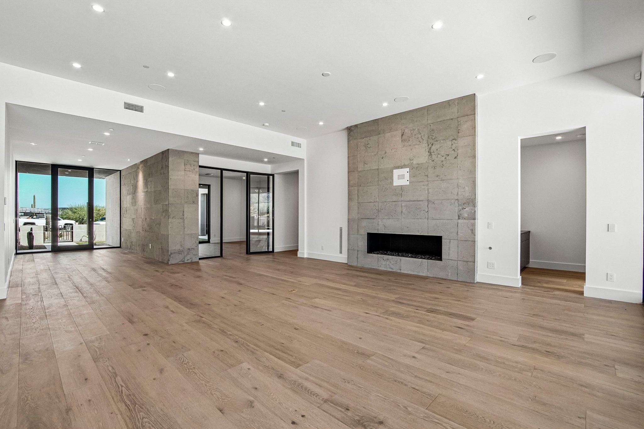 E Harper Dr-S2810-010.jpg