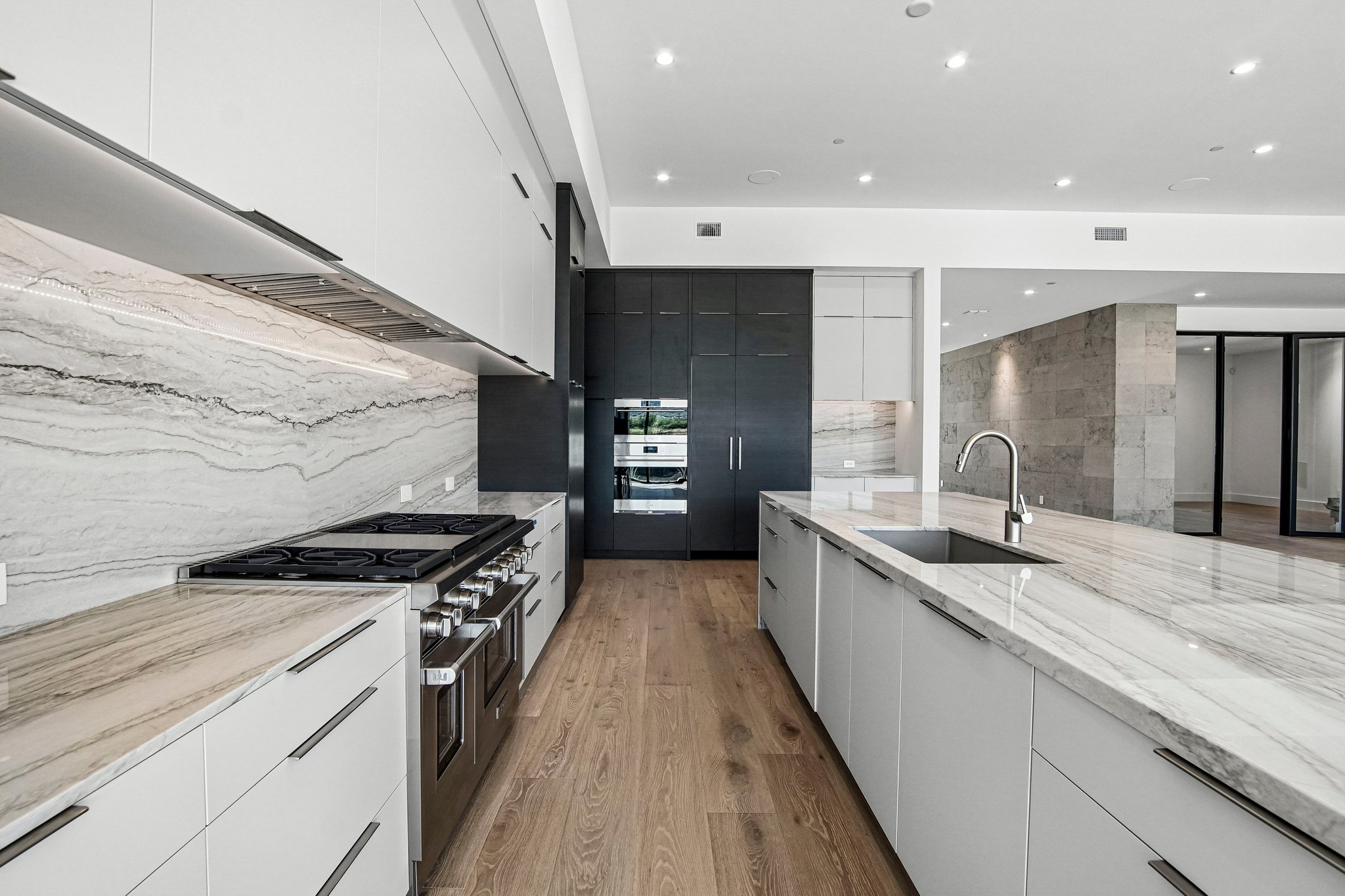 E Harper Dr-S2810-017.jpg