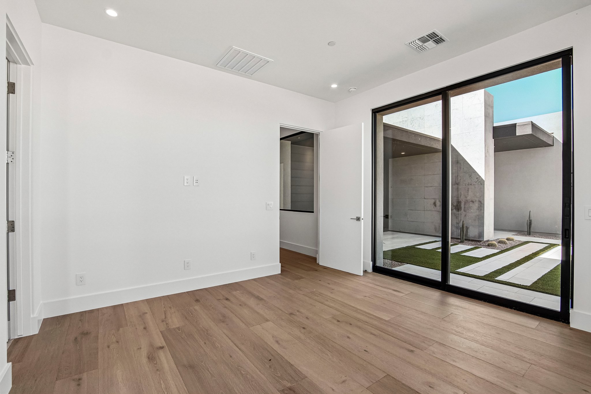 E Harper Dr-S2810-019.jpg