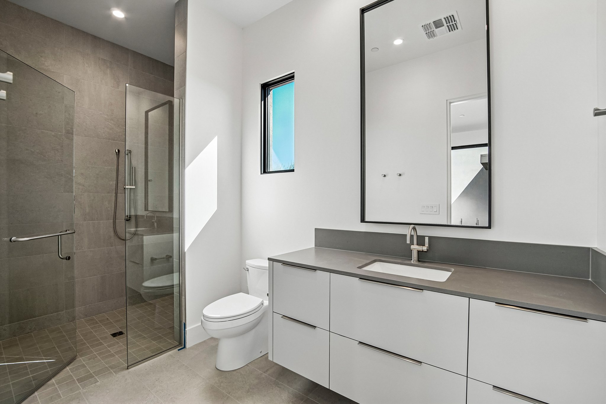 E Harper Dr-S2810-020.jpg