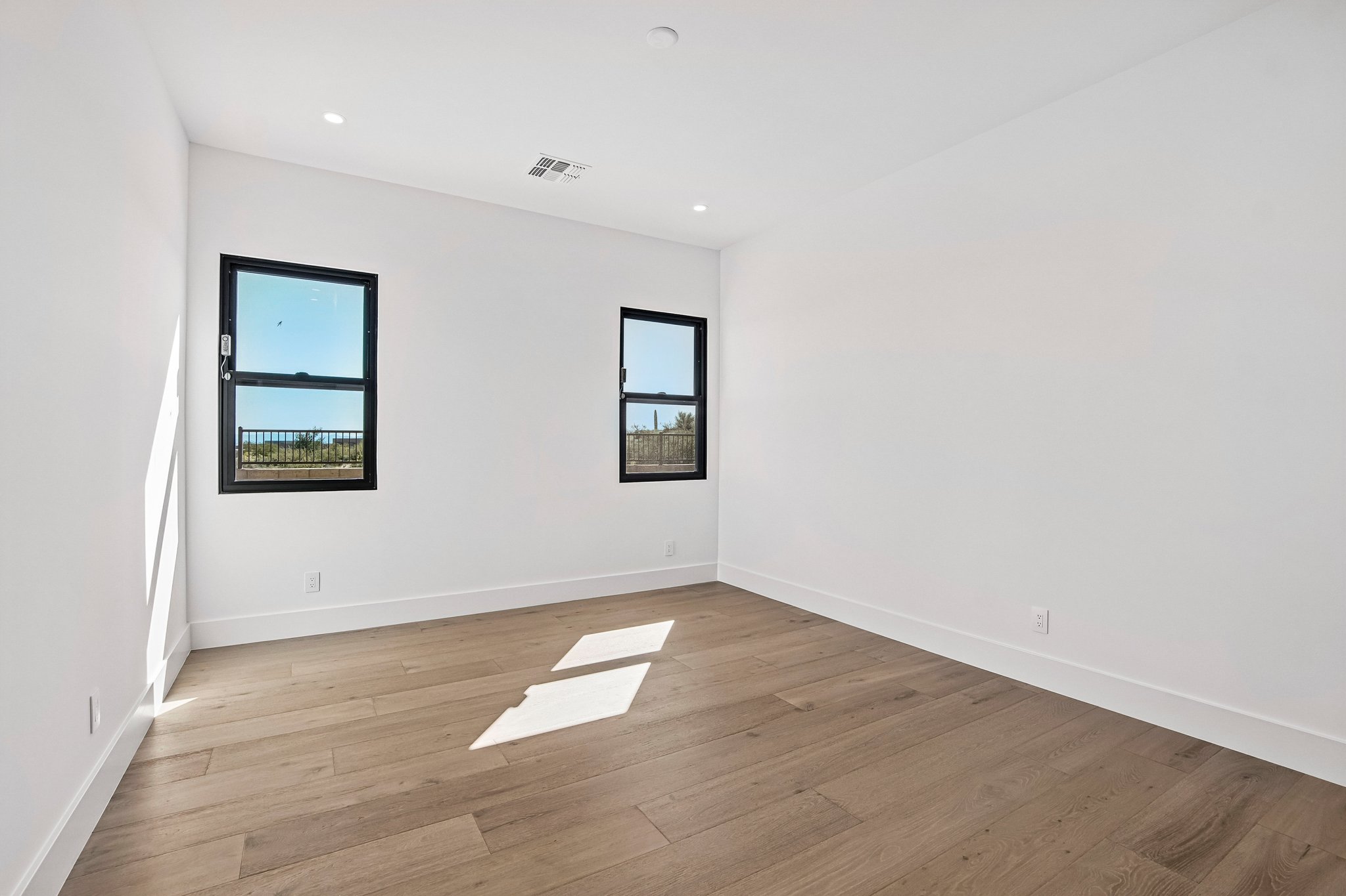 E Harper Dr-S2810-021.jpg