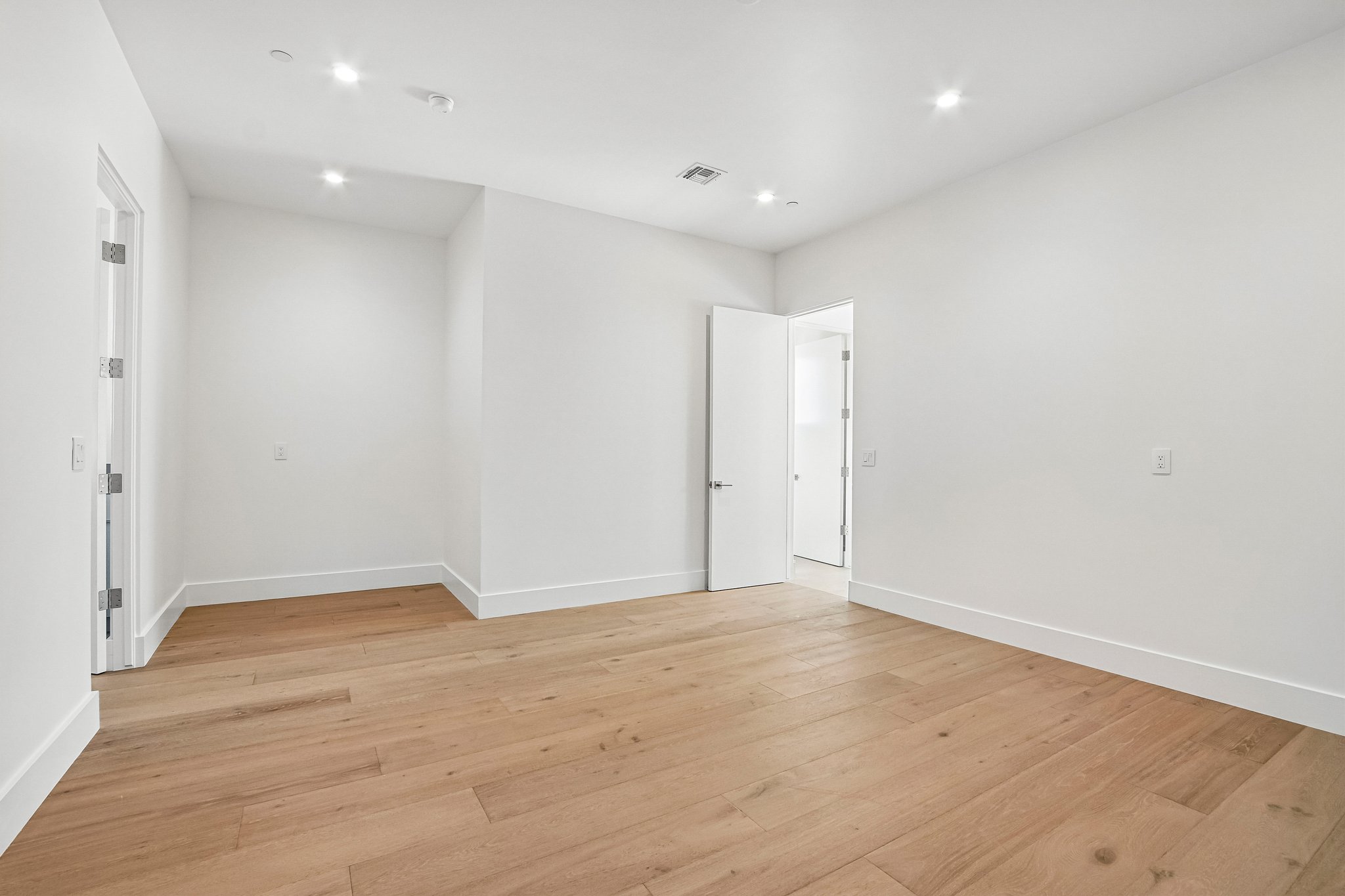 E Harper Dr-S2810-029.jpg