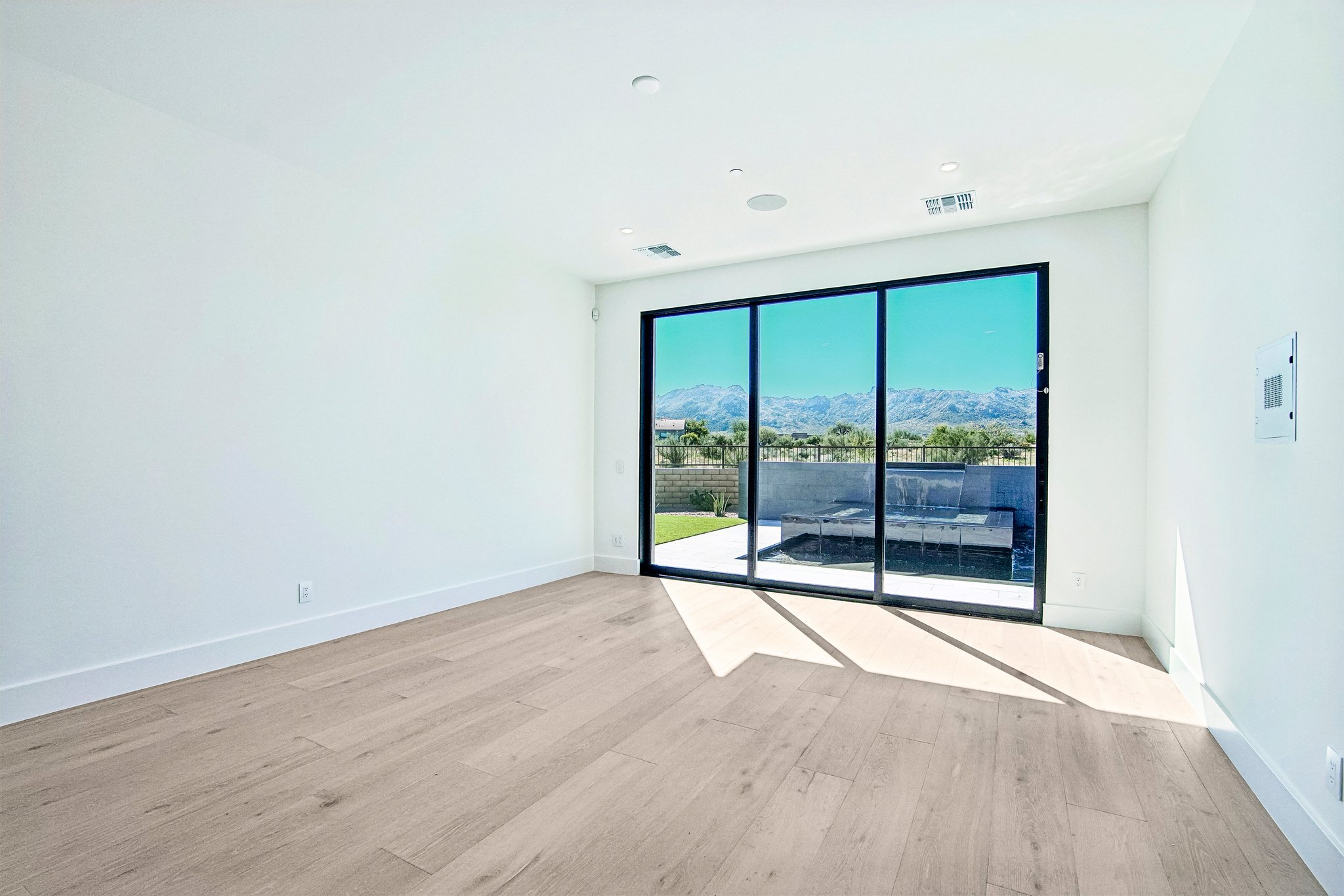 E Harper Dr-S2810-032.jpg