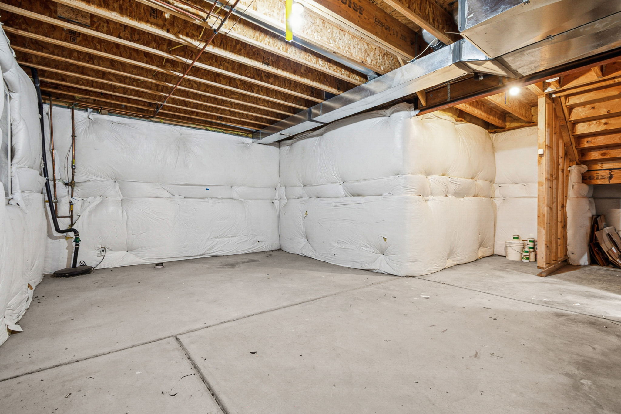 Giant unfinished basement