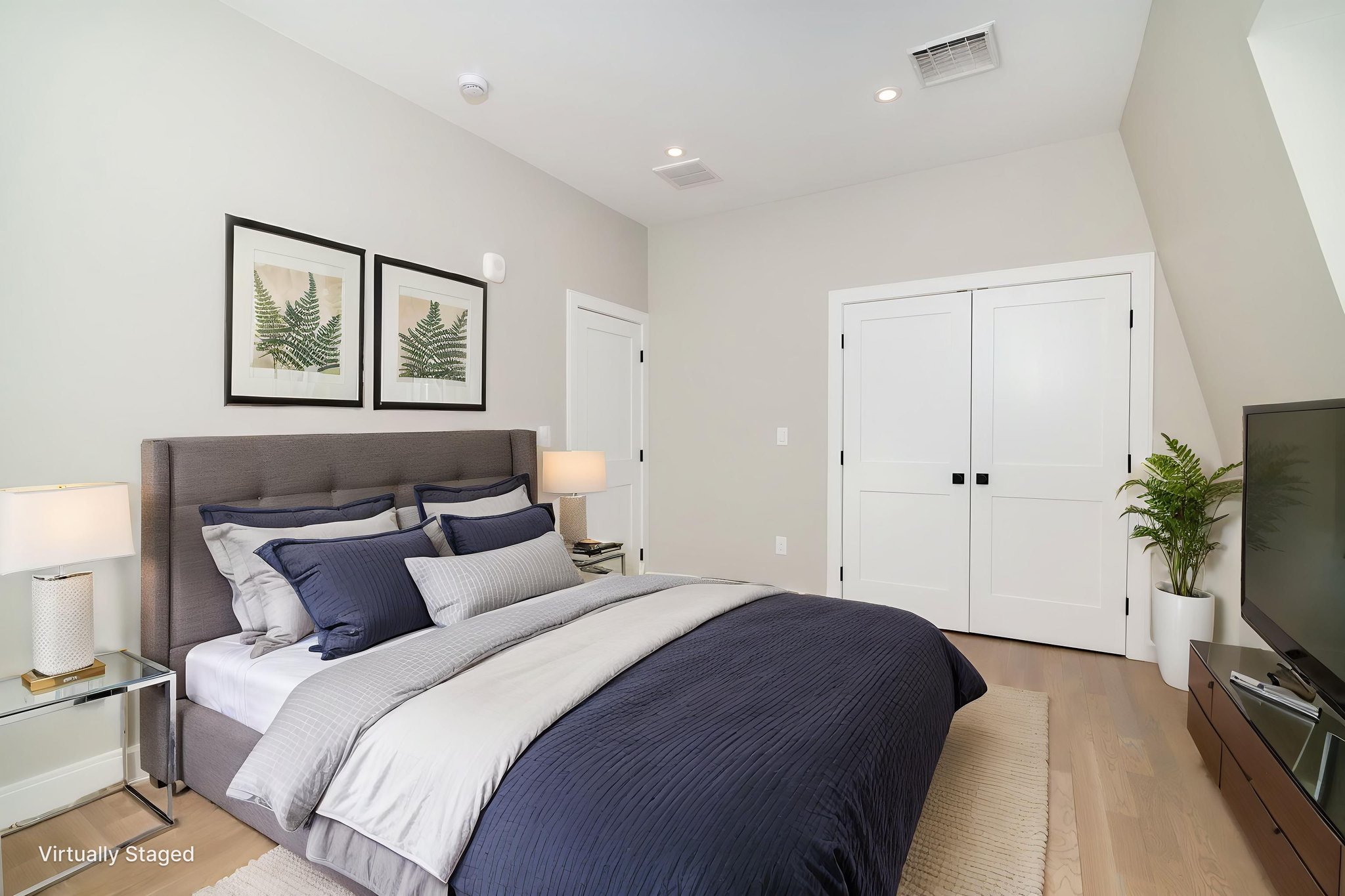 15 (3) virtually staged.jpeg