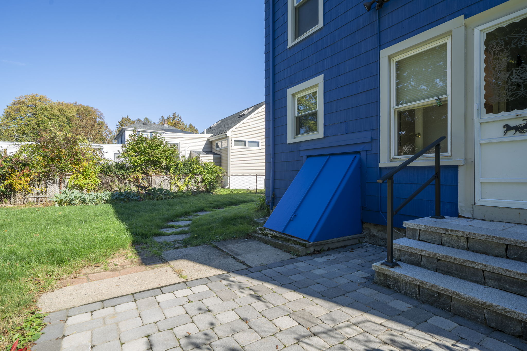  Photo 8