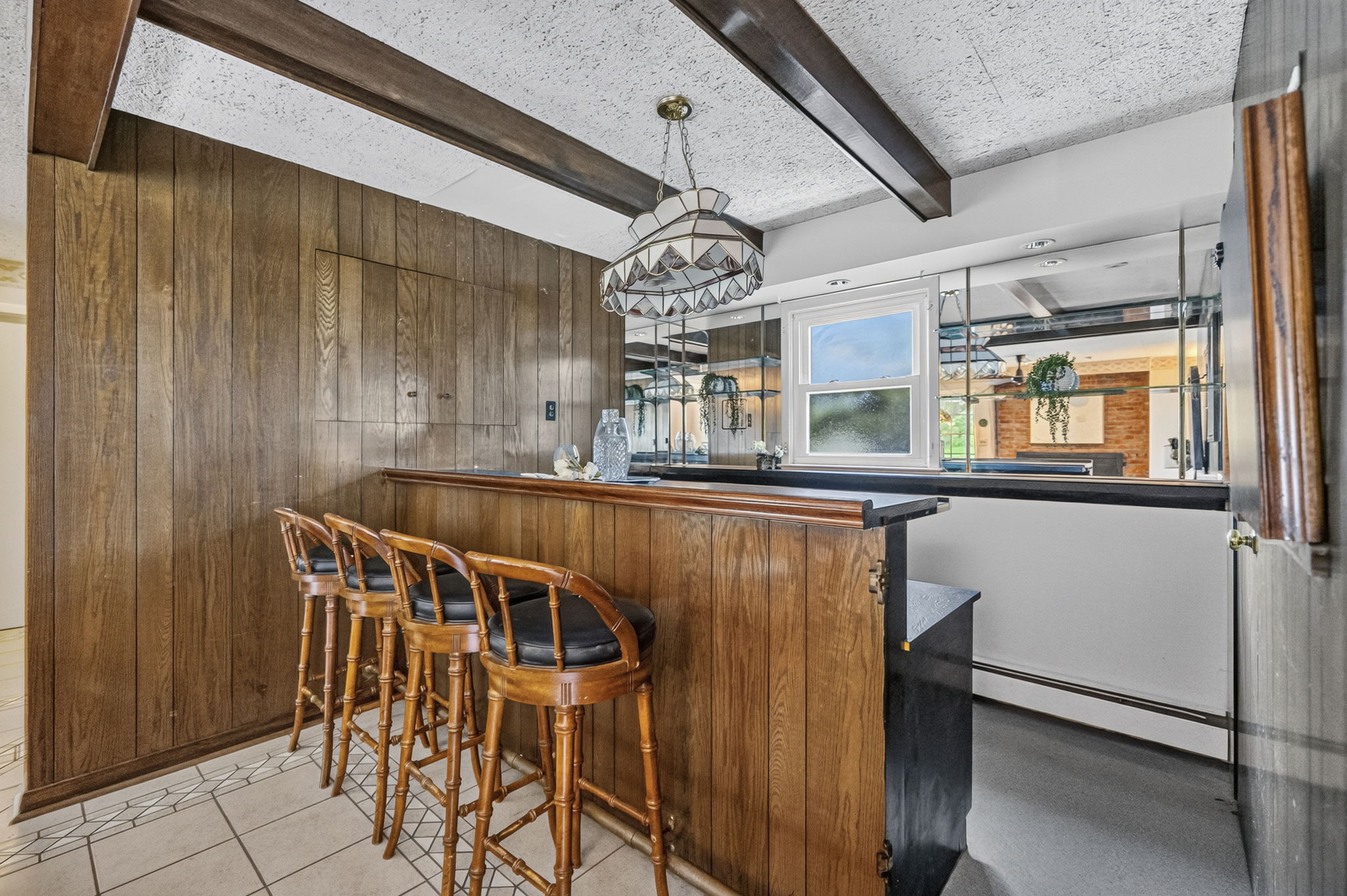Wet Bar with Closet-Ground Level