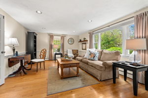 13 Laconia Cir, North Andover, MA 01845, USA Photo 6