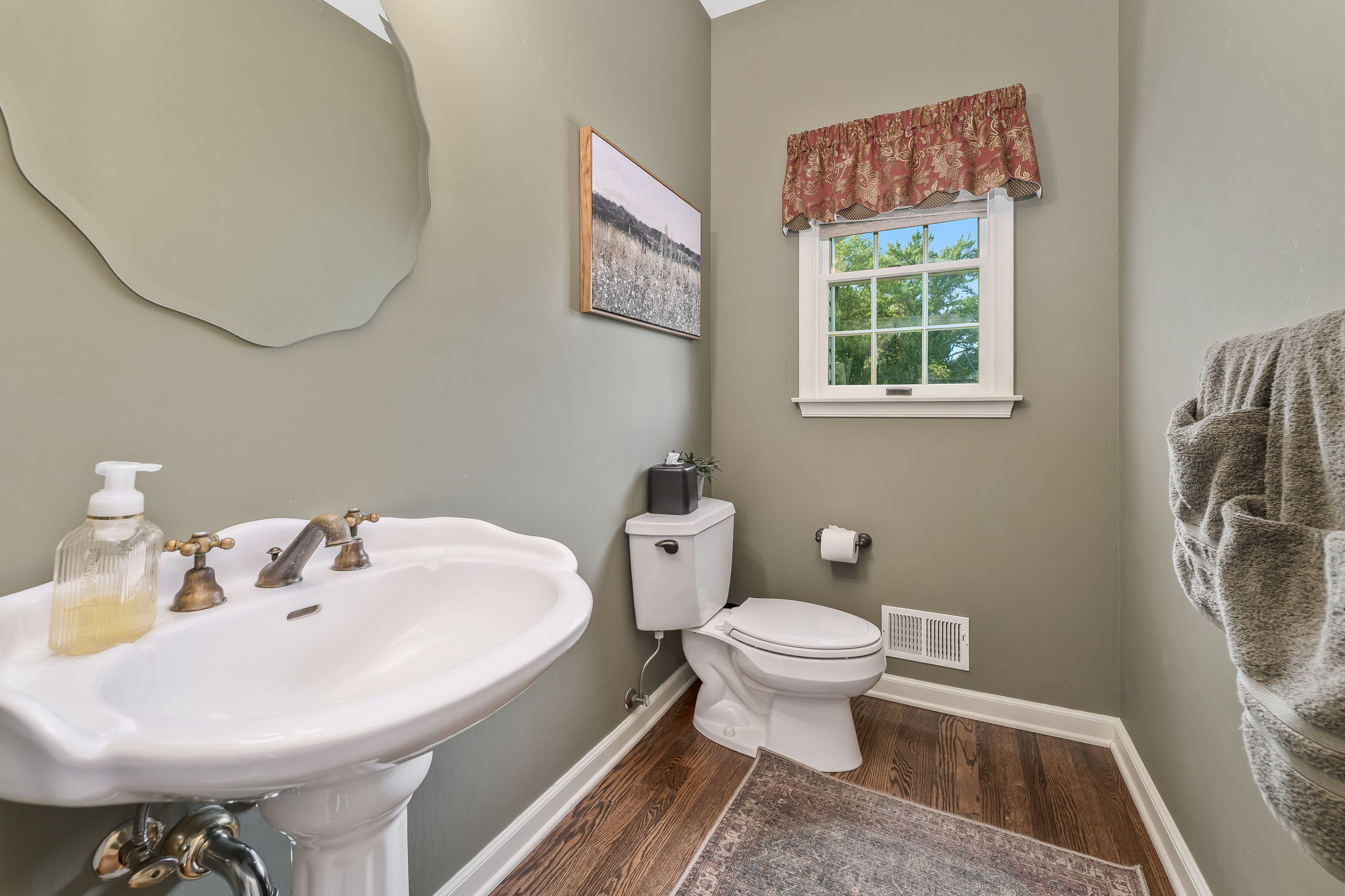 HALF BATH Pedestal Sink, Hardwood Flooring
