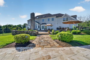 PATIO Every detail of this remarkable home has been designed to provide comfort, elegance, and unforgettable spaces for entertaining both indoors and out.