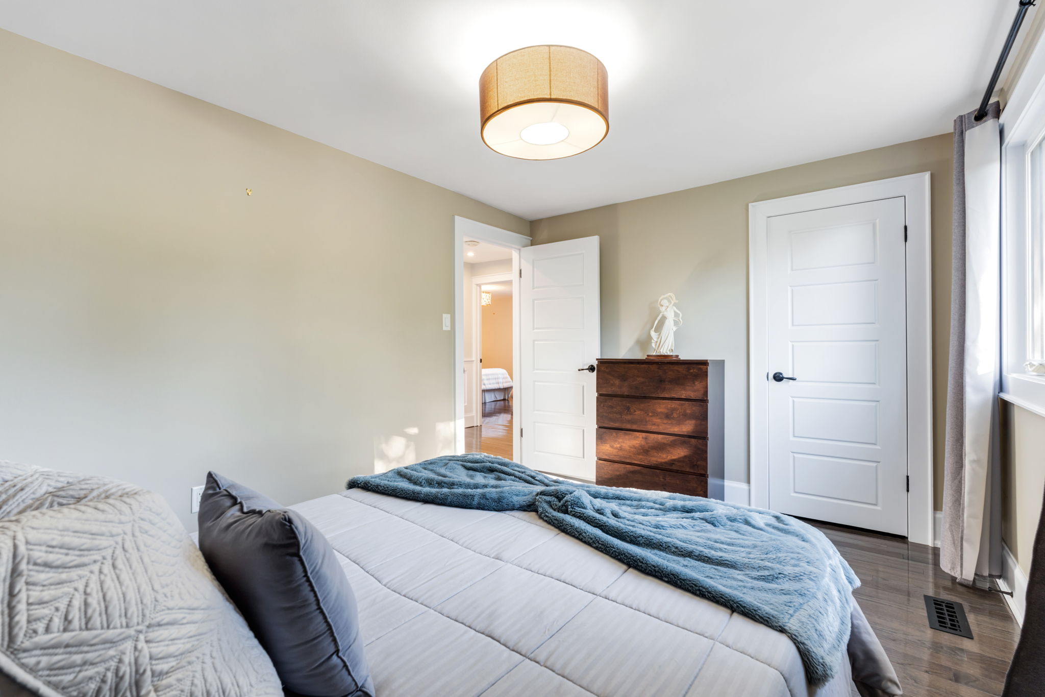 Bedroom 2 with Closet