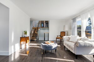 Large Bay Window in Loving Room