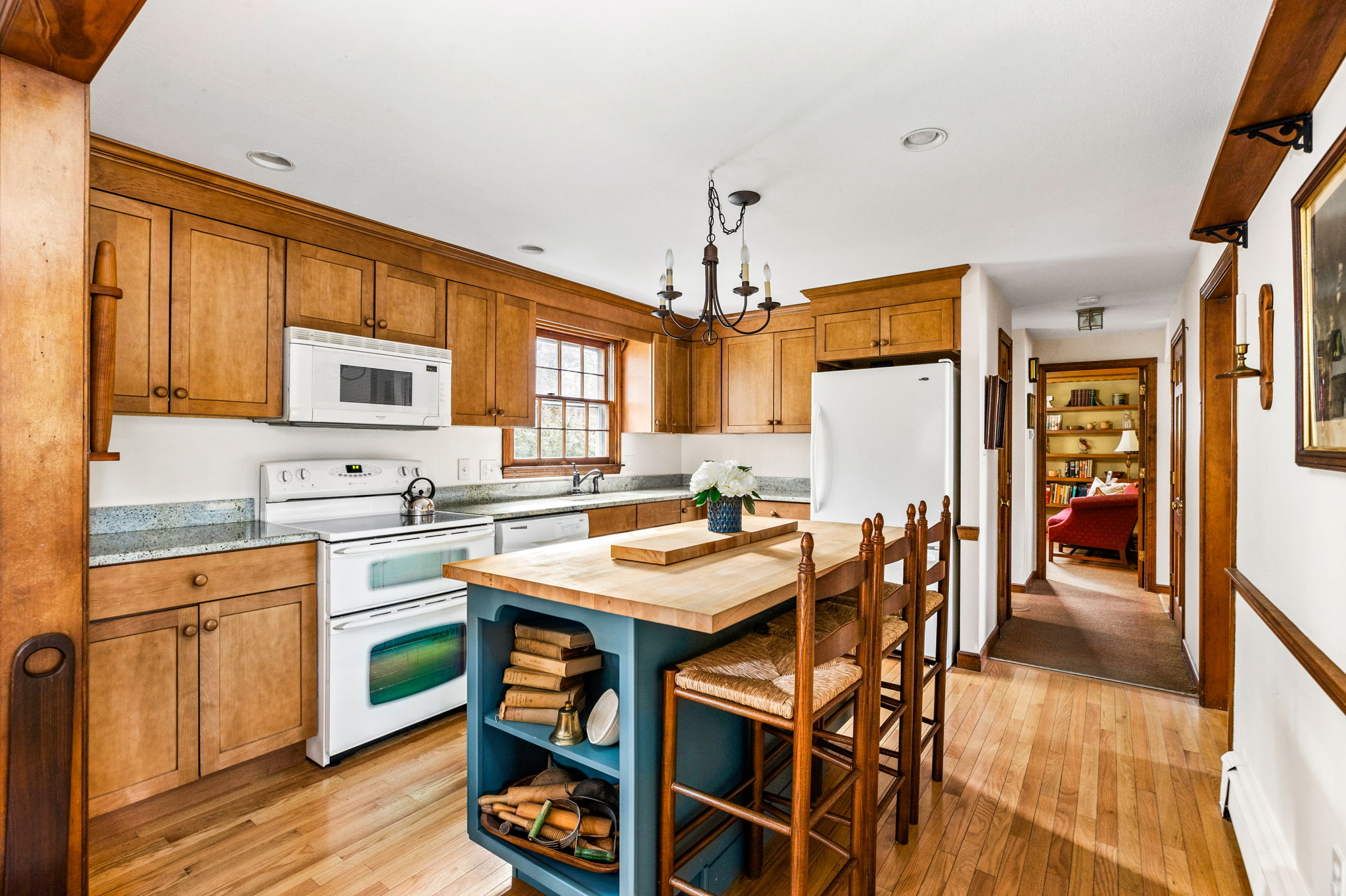 13 Pioneer Rd, Hingham, MA 02043 Craig Cole Enterprises Co.