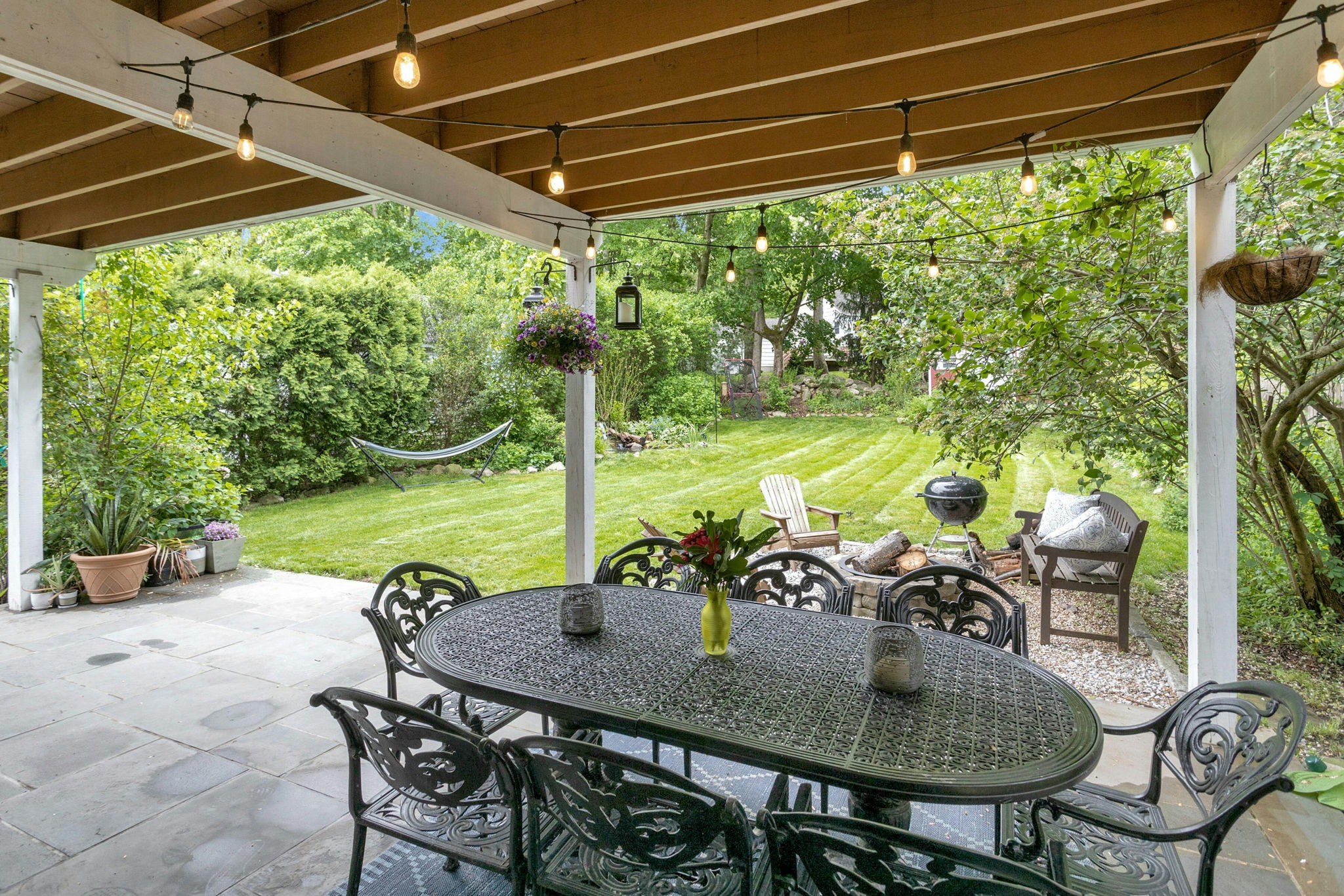 Covered Patio & Fire Pit