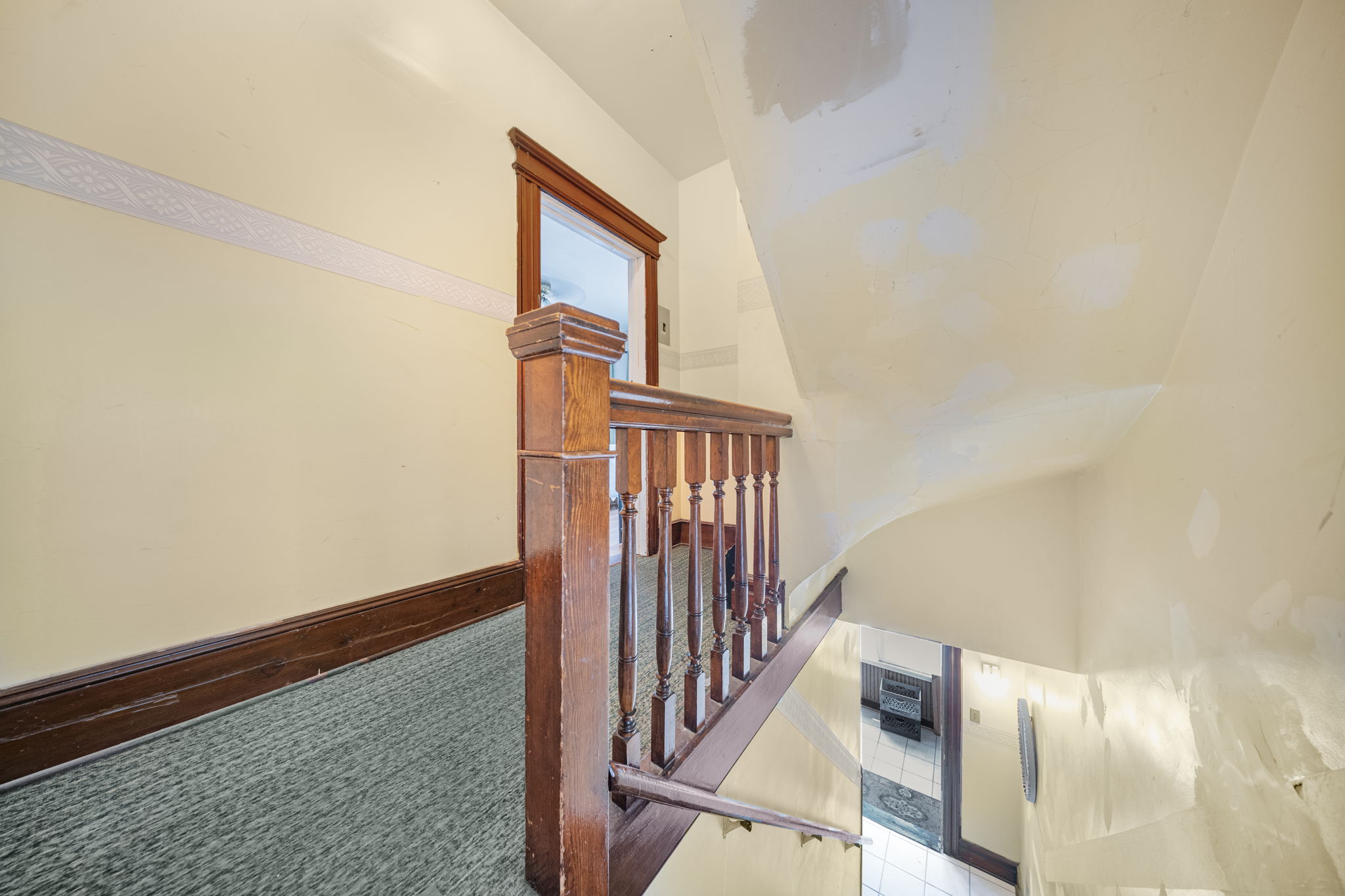 Apt 2
