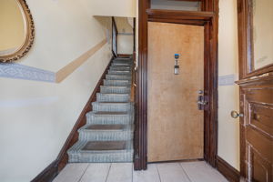 Apt 1