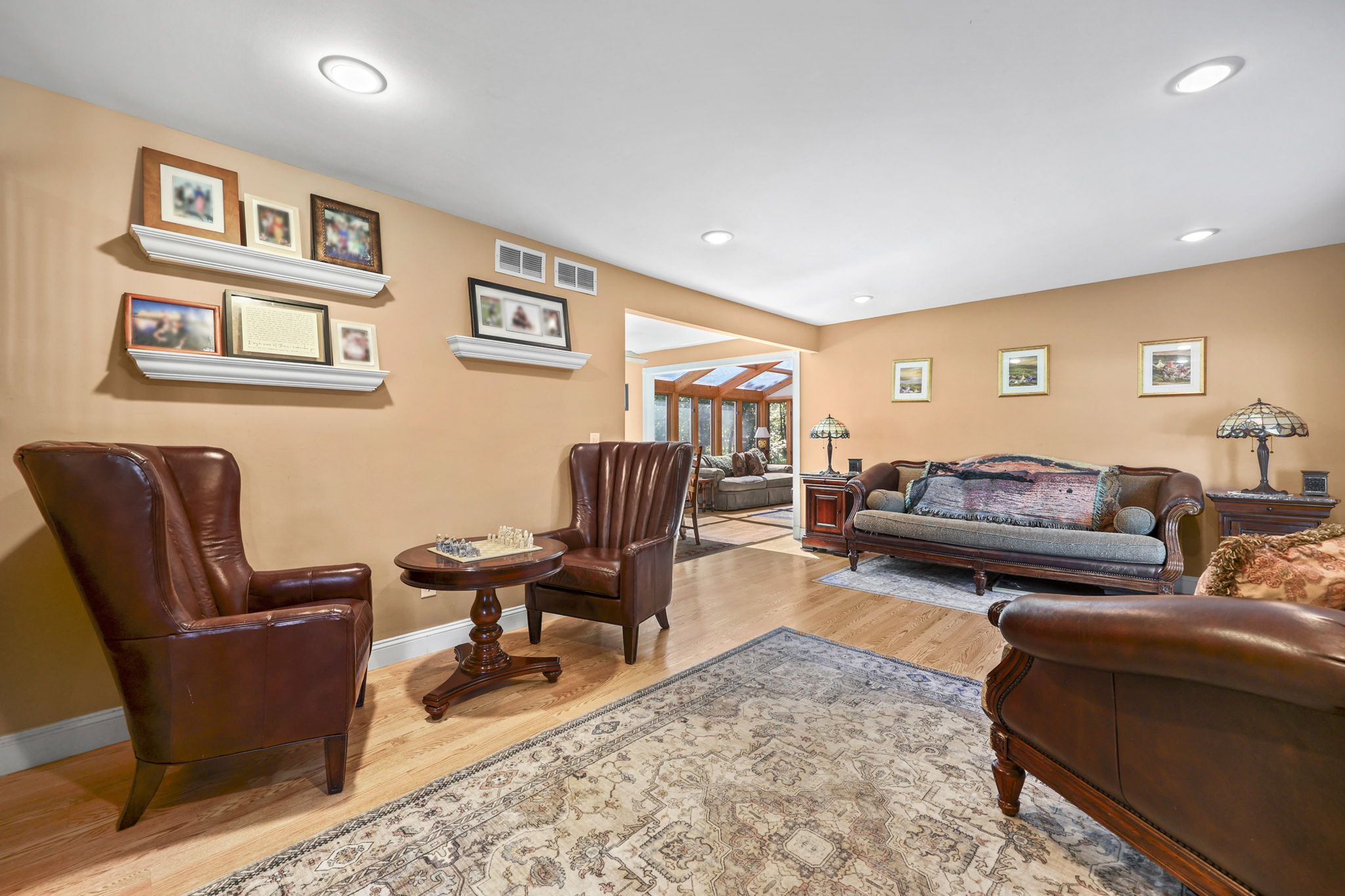  Photo 7