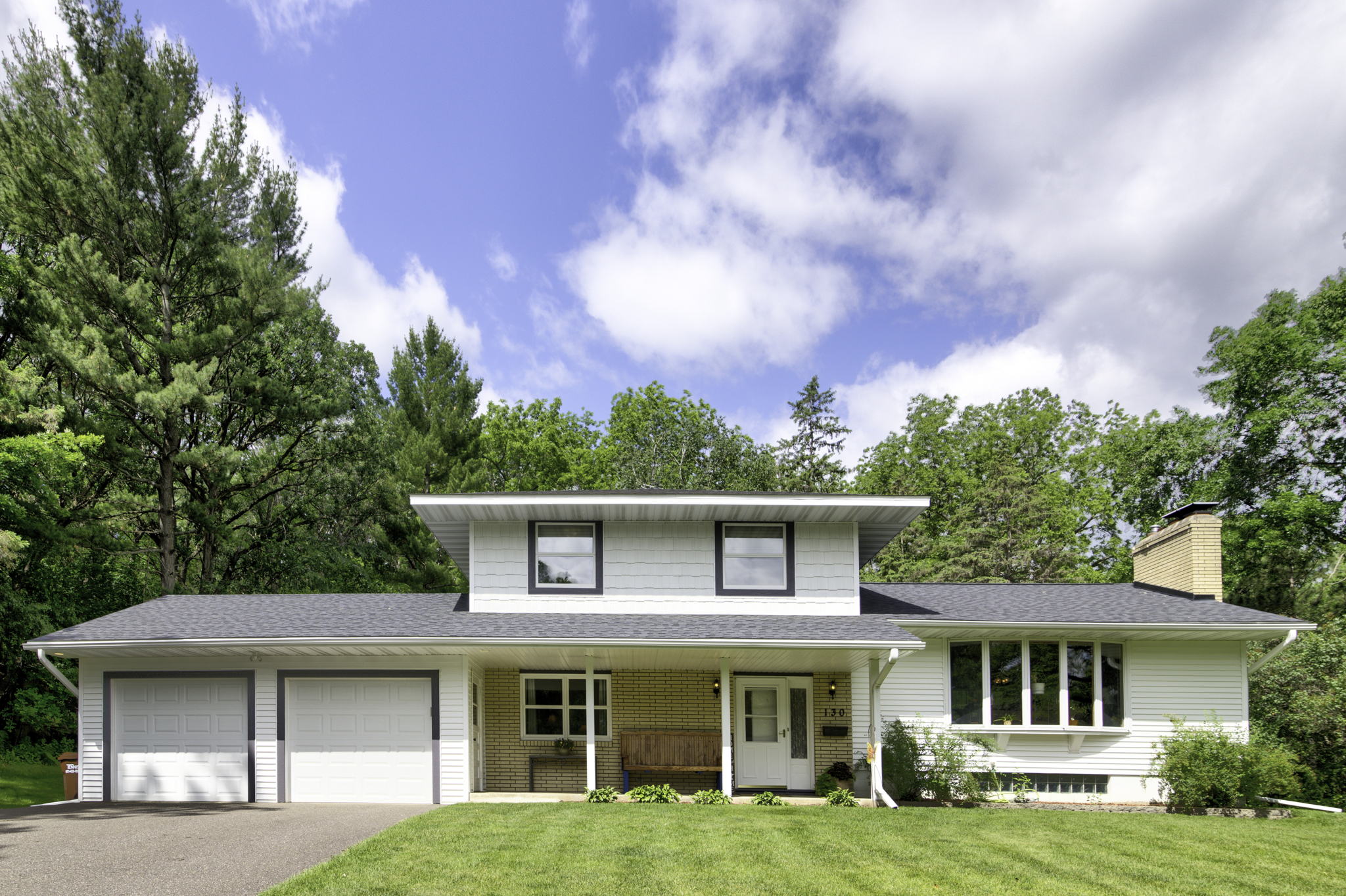 01Exterior Front-
