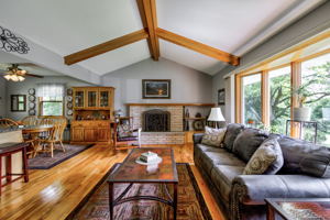08Living Room