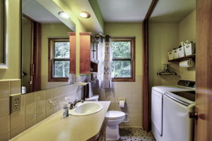 18Laundry-Bath Room