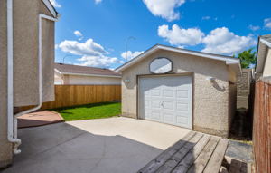 130 Barnham Crescent, Winnipeg, MB R2R 2T5, Canada Photo 27