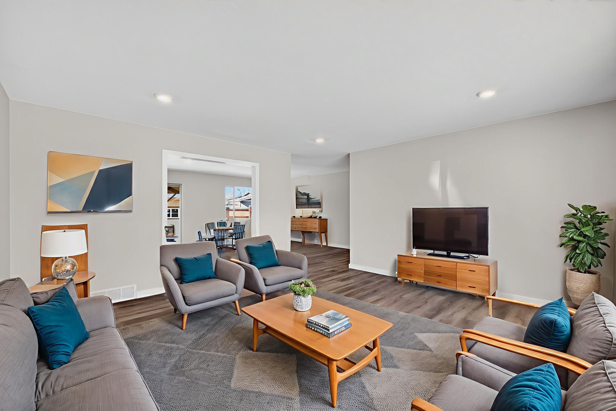 BCM_2436 virtually staged.jpeg