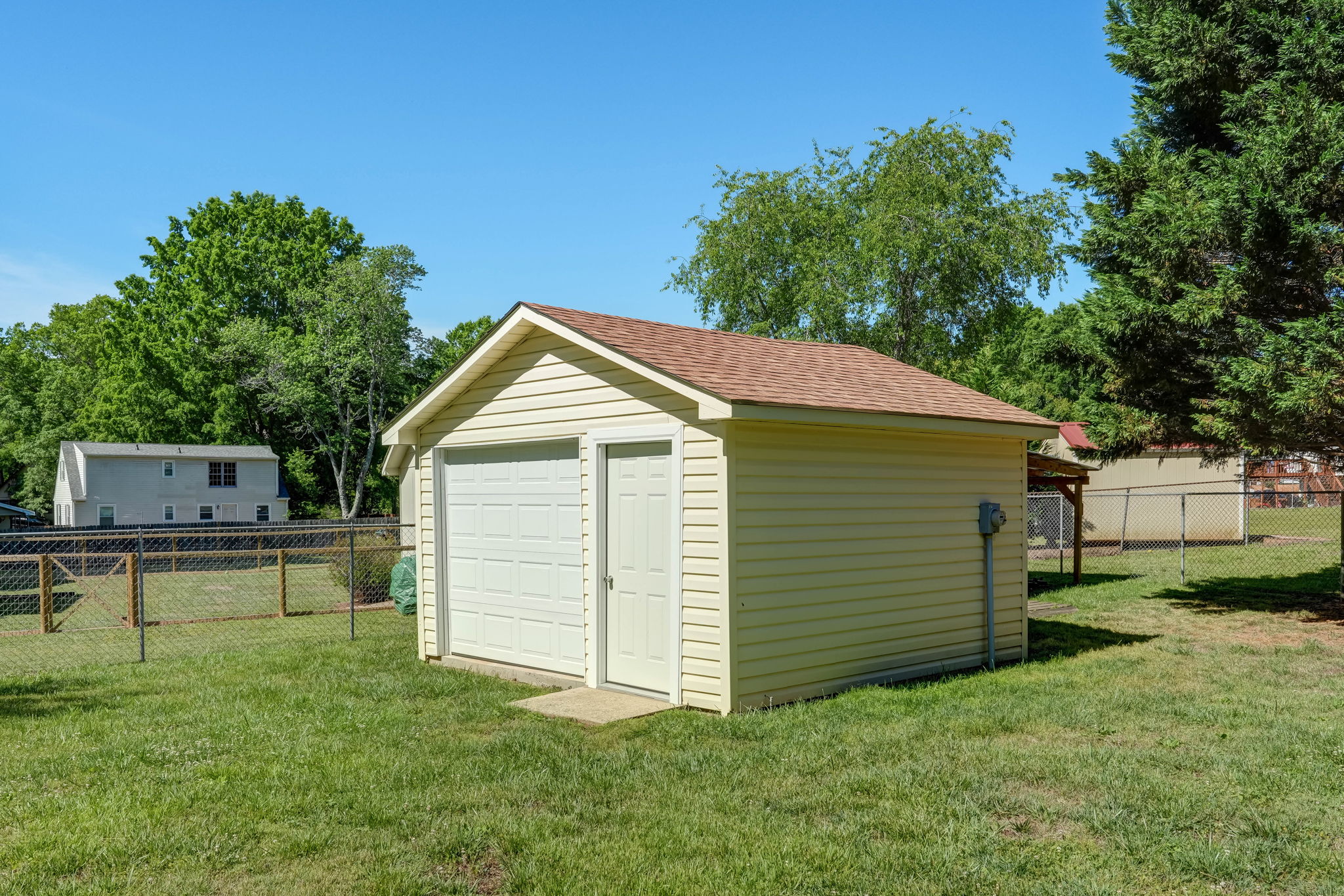Detached Garage