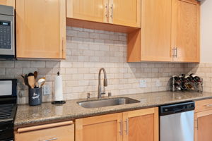 Upgraded Countertops & Backsplash