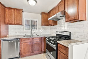 011_F8_130 Leanne Ln