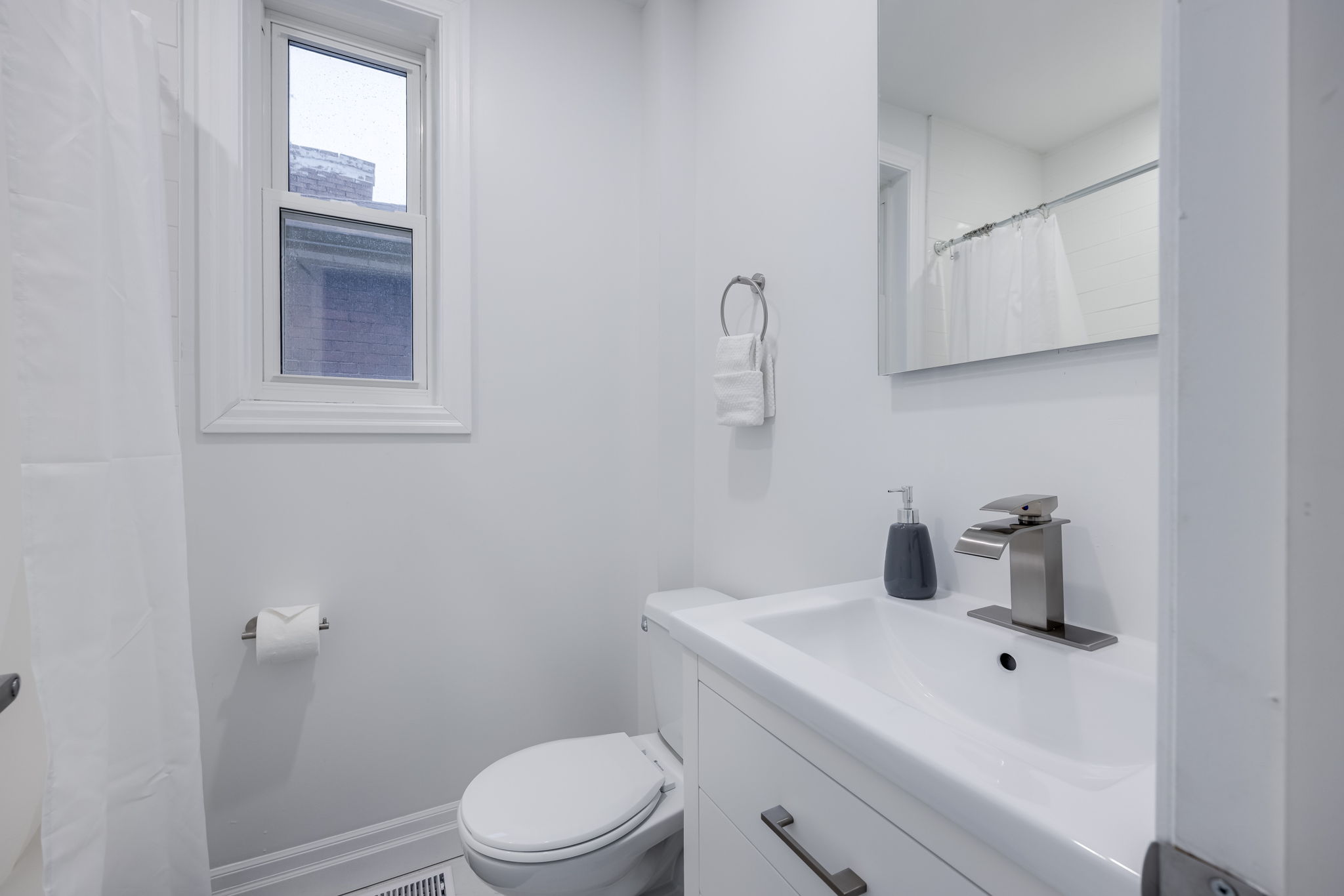 Toronto property showcase — delivered property photograph 15