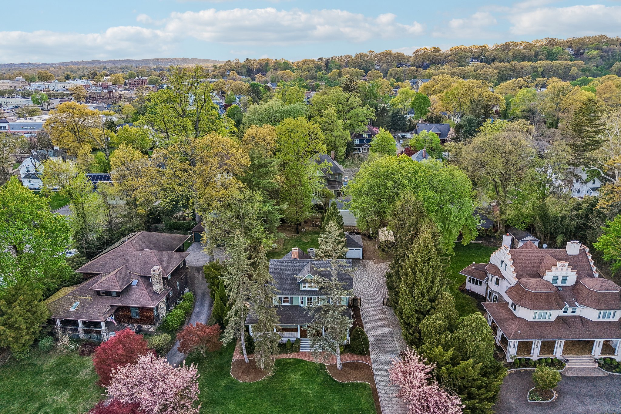 N Maple Ave-S2204-097.jpg