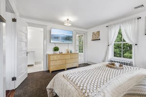 N Maple Ave-S2204-065.jpg