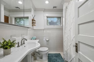 N Maple Ave-S2204-068.jpg