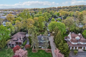 N Maple Ave-S2204-097.jpg