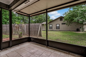 Screened-in Porch