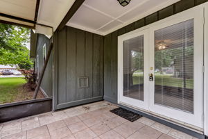 Screened-in Porch