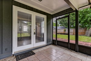 Screened-in Porch