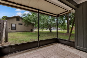 Screened-in Porch