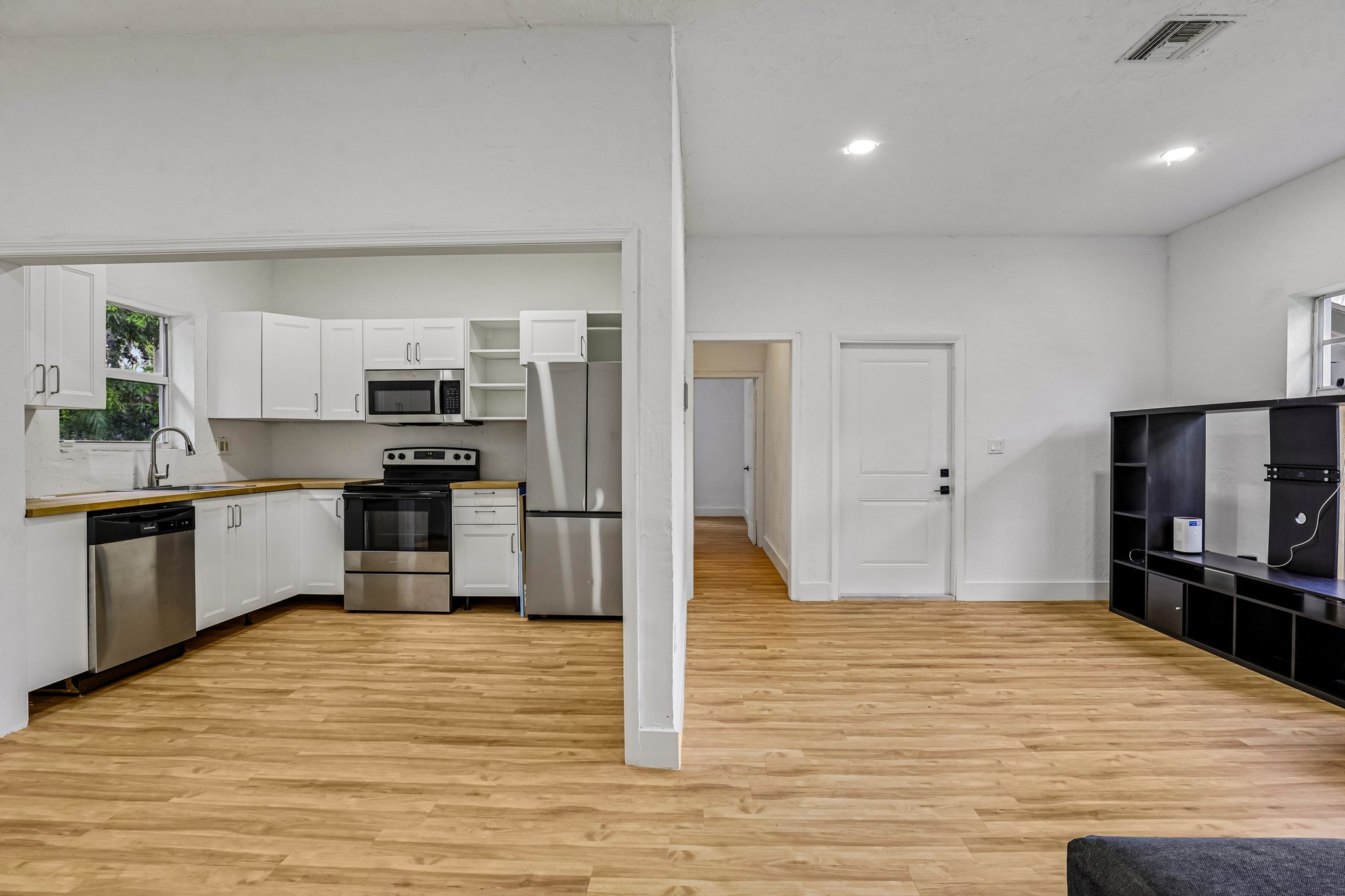 NW 85th St-S0407-014.jpg