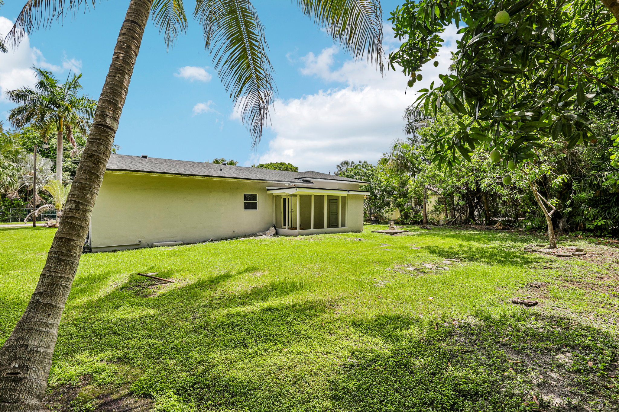 NW 85th St-S0407-029.jpg