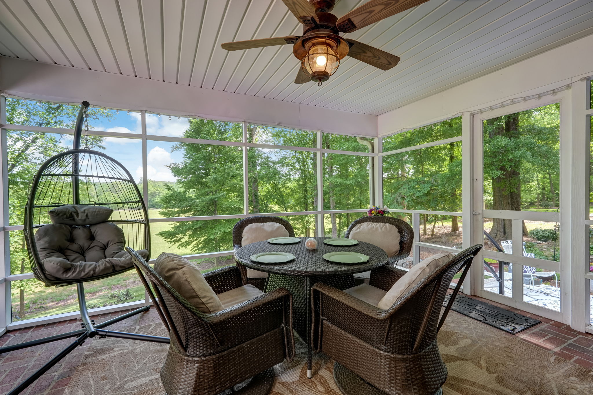 Screened-in Porch