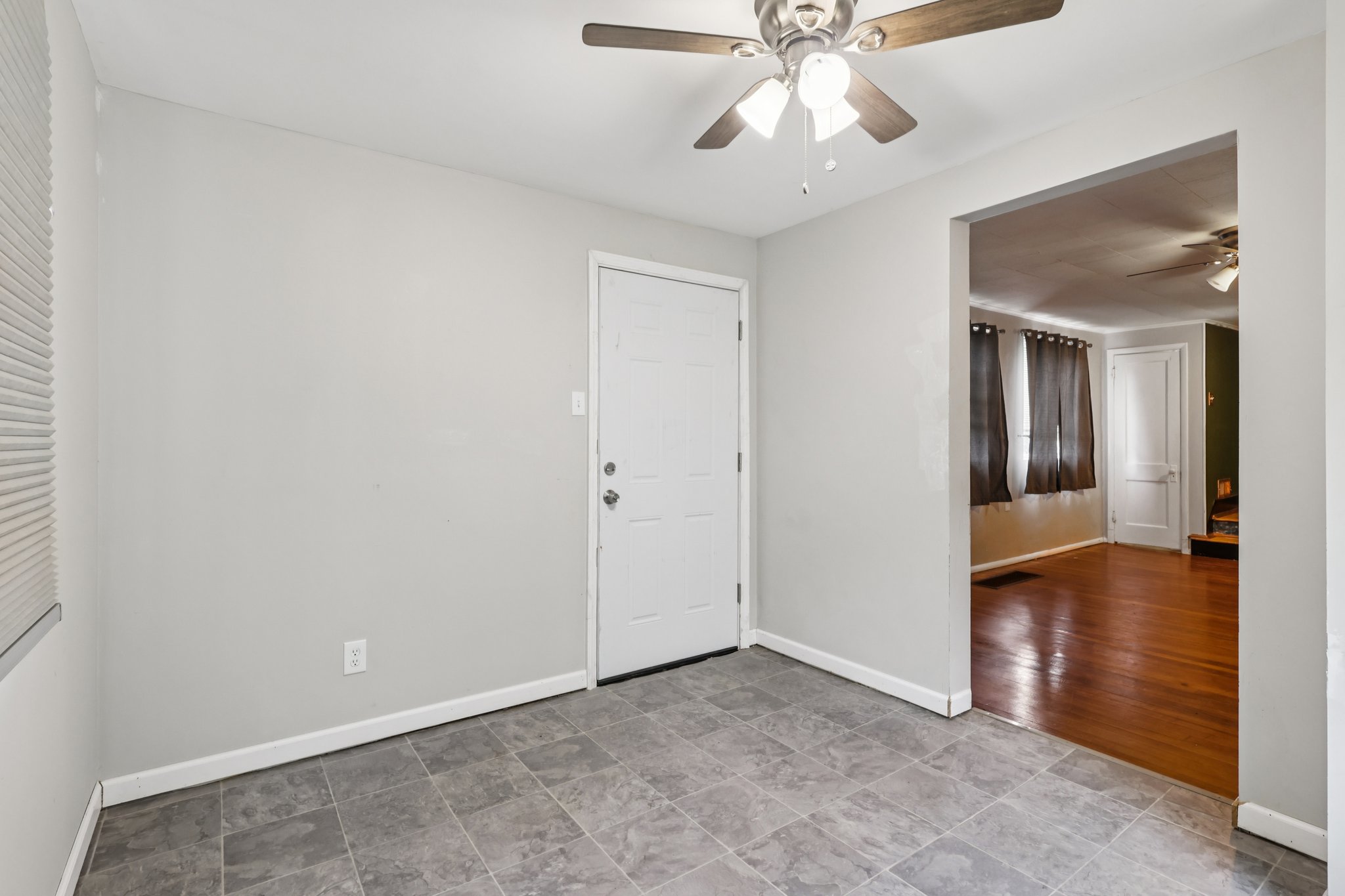 Pershing Blvd-S2806-018.jpg