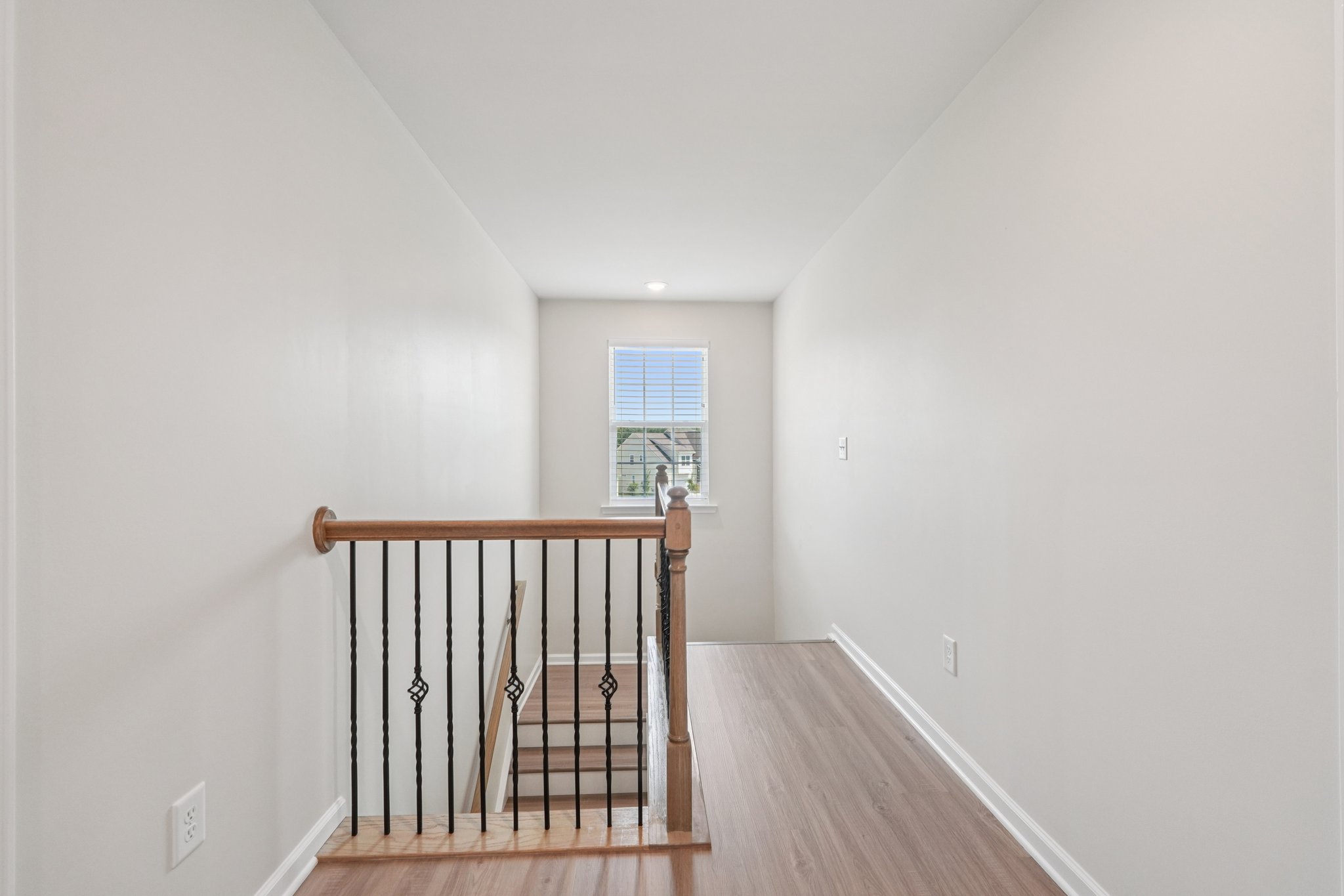 Rooster Tail Ln-S2108-031.jpg