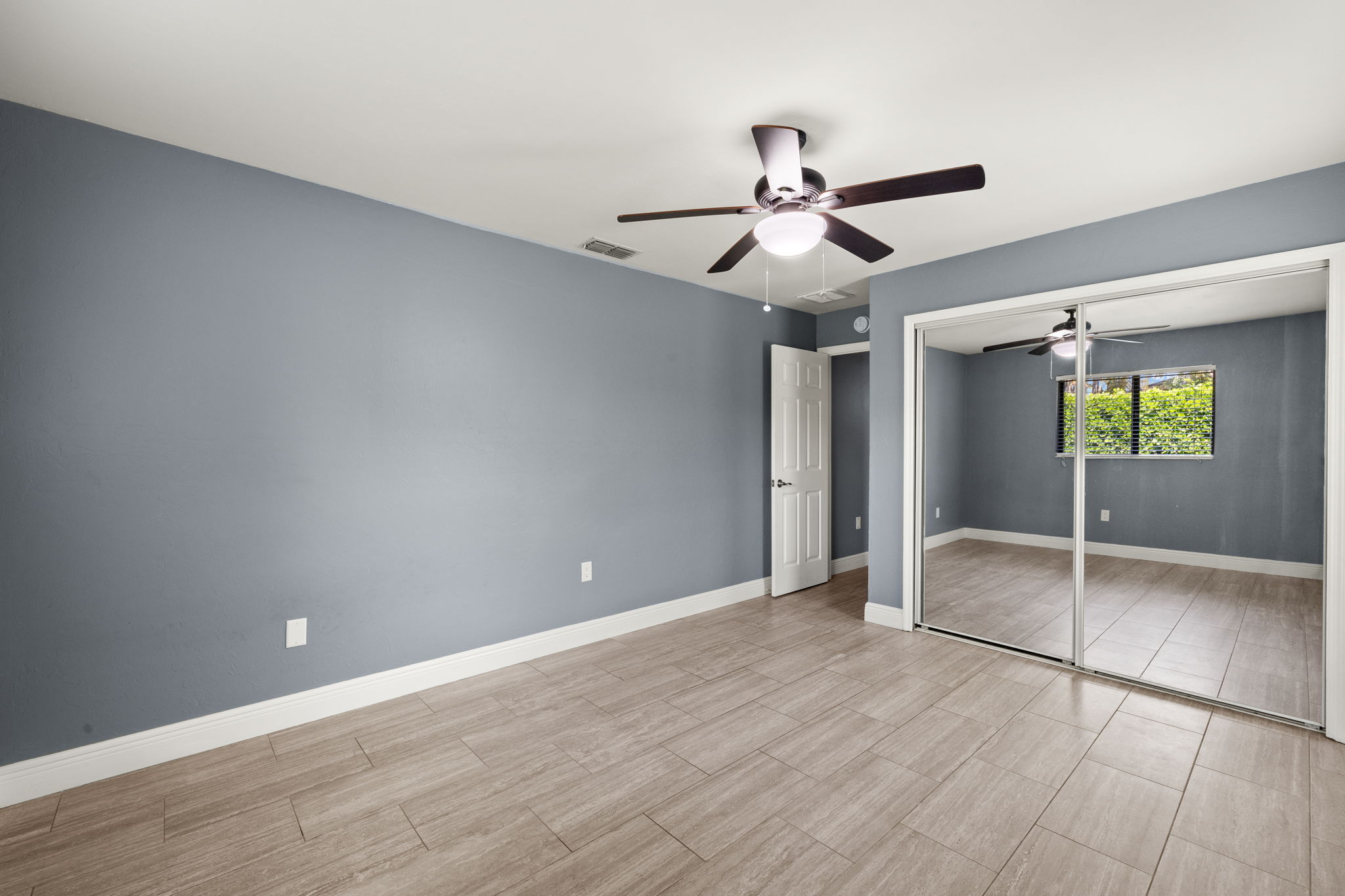 Guest Bedroom 1 - 2 of 2